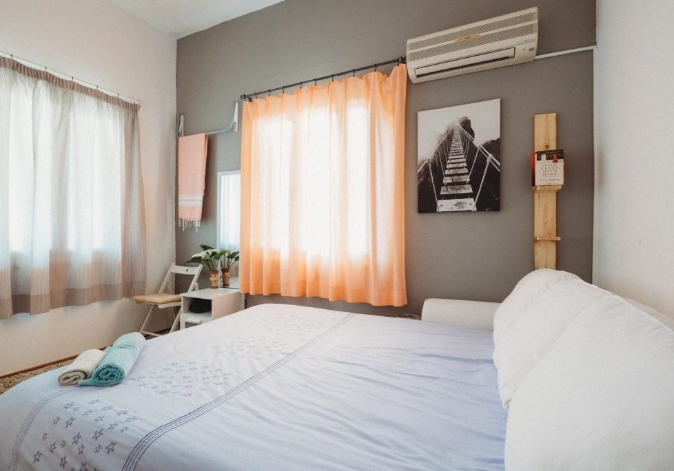 Airbnb-versus-Traditional-rental-1